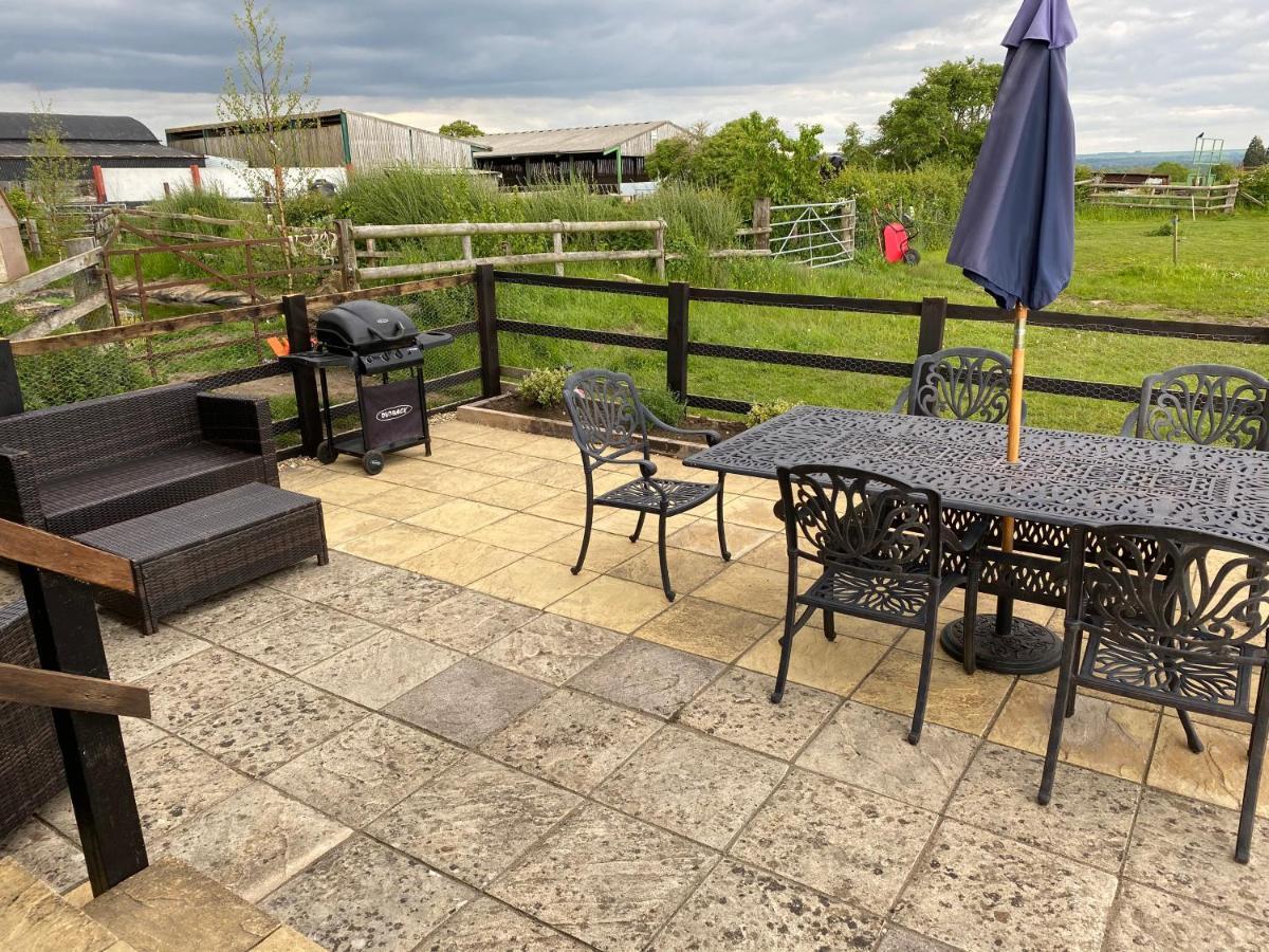 Rew Farm Country & Equestrian Accommodation - Sunrise Lodge Melksham Exteriér fotografie